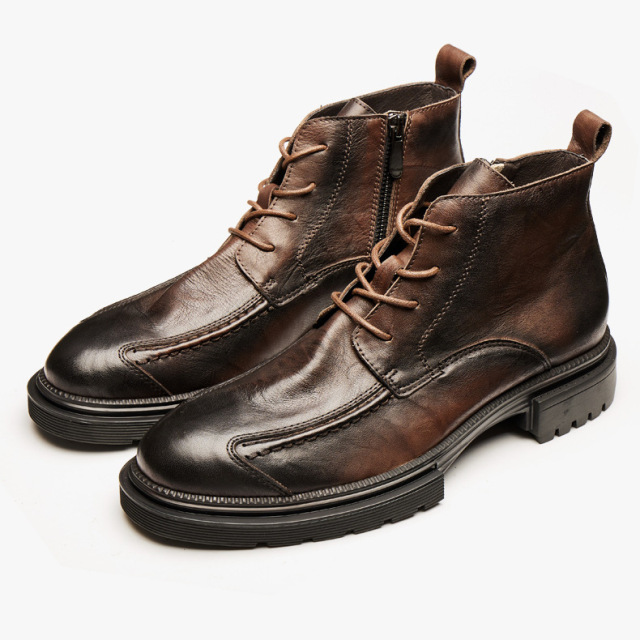 Classic high-top lace-up Martin boots are comfortable and wear-resistant, suitable for various occasions
