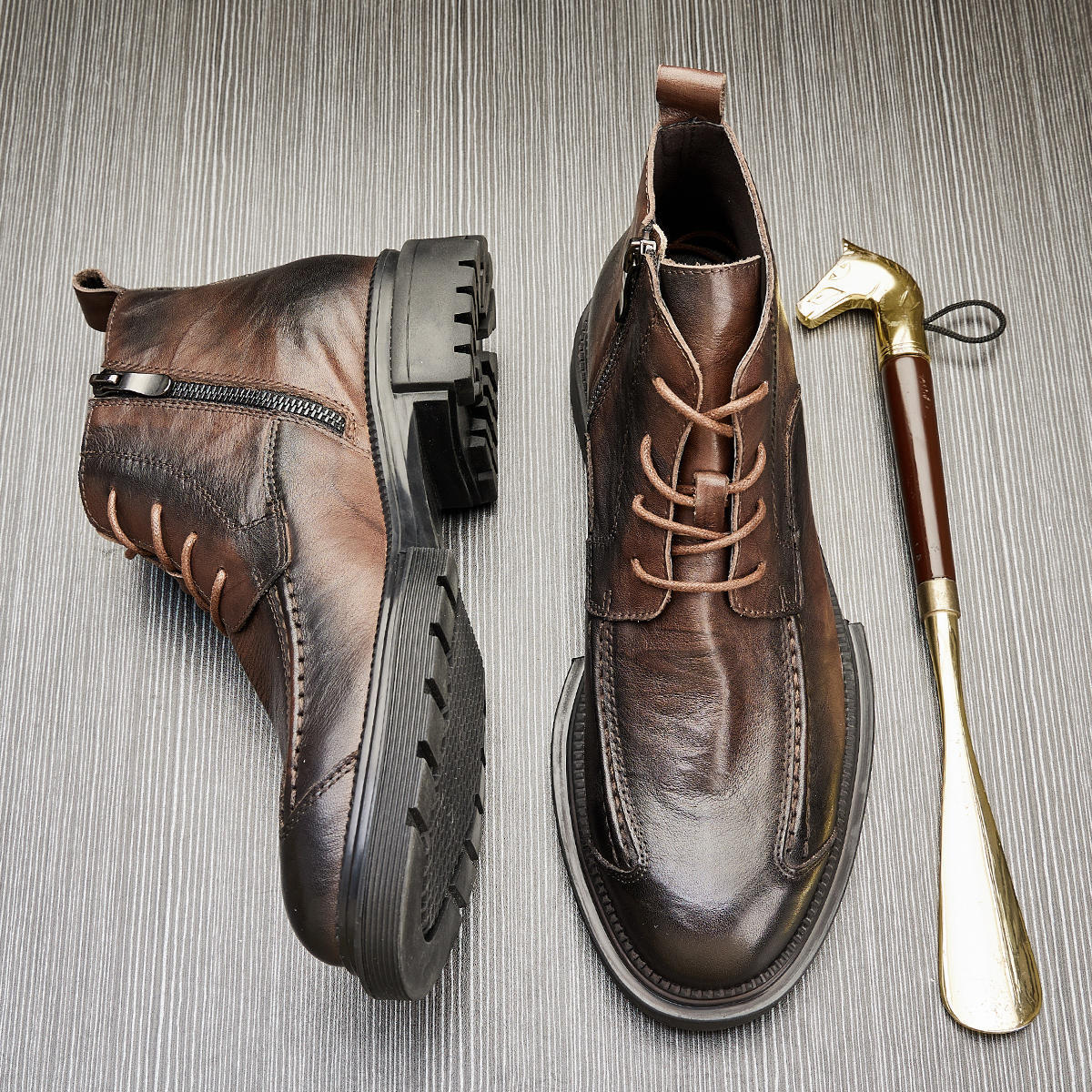 Classic high-top lace-up Martin boots are comfortable and wear-resistant, suitable for various occasions