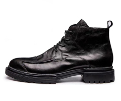 Classic high-top lace-up Martin boots are comfortable and wear-resistant, suitable for various occasions