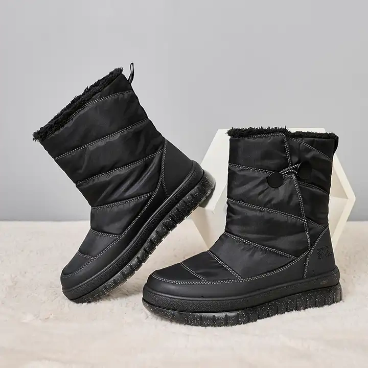 Wholesale Windproof Slip-on Women's Snow Boots For Outdoor New Fashion Black Warm Plush Women Snow Boots