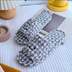 Fashion Cute Litter Bear Comfortable Home Soft Slippers Wholesale Quiet And Comfortable Bedroom Couple Slippers