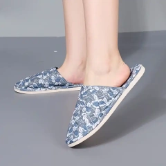 Fashion Cotton Fabric Thermal Comfortable Home Slippers Wholesale Quiet And Comfortable Indoor Couple Slippers