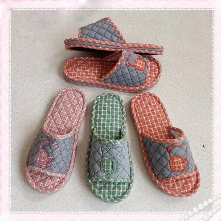 Wholesale Thickened Cotton Fabric Home Cartoon Slippers Soft Silent Bedroom Comfortable Couple Slippers