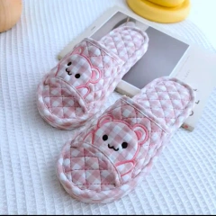 Fashion Cute Litter Bear Comfortable Home Soft Slippers Wholesale Quiet And Comfortable Bedroom Couple Slippers