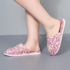 Fashion Cotton Fabric Thermal Comfortable Home Slippers Wholesale Quiet And Comfortable Indoor Couple Slippers