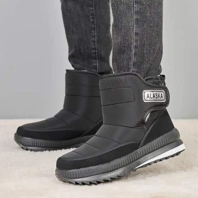 Wholesale New Winter Plush Casual Comfortable Anti-slip Snow Boots Fashion Thick Soles Light Black Snow Shoes