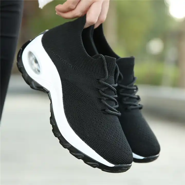 Knitting Women Casual Shoes Fashion Design Sports Breathable Elastic Force Bottom Shoes