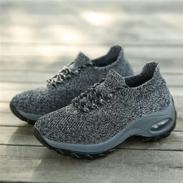Knitting Women Casual Shoes Fashion Design Sports Breathable Elastic Force Bottom Shoes