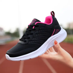 Wholesale Fashion Light MD Sole Leather Women Casual Sports Shoes Spring All Match Casual Women' s Black Sneakers Shoes