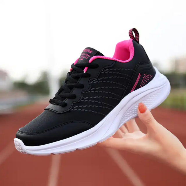 Wholesale Fashion Light MD Sole Leather Women Casual Sports Shoes Spring All Match Casual Women' s Black Sneakers Shoes