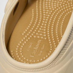 Wholesale Luxury Design Shining Detachable Button Thick Soled Eva Garden Shoes Luxury Charms Designer Custom Clog For Girls