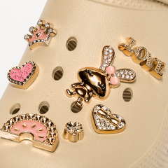 Wholesale New Fashion Cute Cartoon Accessory Garden Shoes Clogs Custom Components Thick Sole Eva Platform Slippers