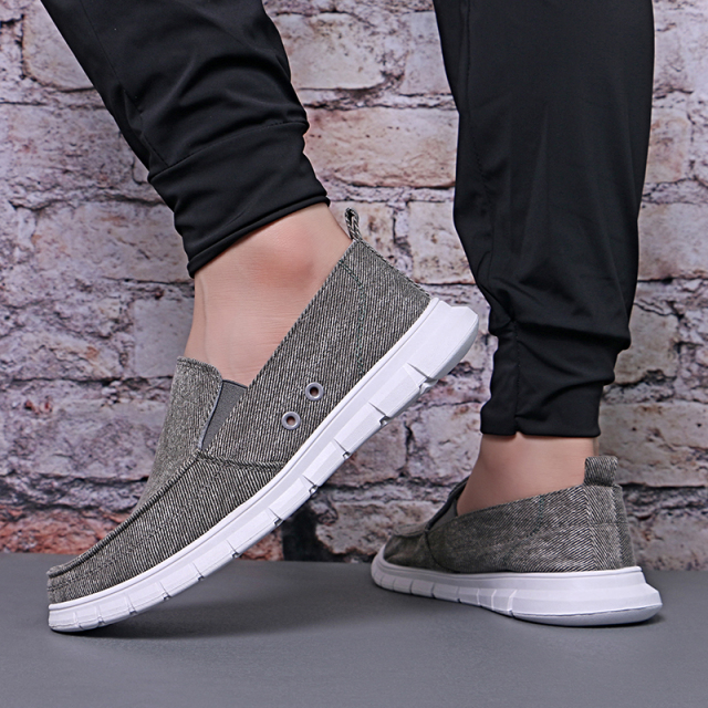 Fashion Hot Sale Comfortable Soft Easy Wearing Wholesale Breathable Canvas Loafers Street Walking Style Casual Shoes For Men