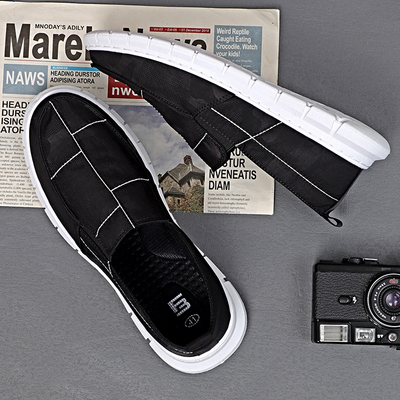 Comfortable Soft Fashion Classic Street Walking Style Flat Casual Campus Sneakers Wholesale Breathable Canvas Shoes For Men
