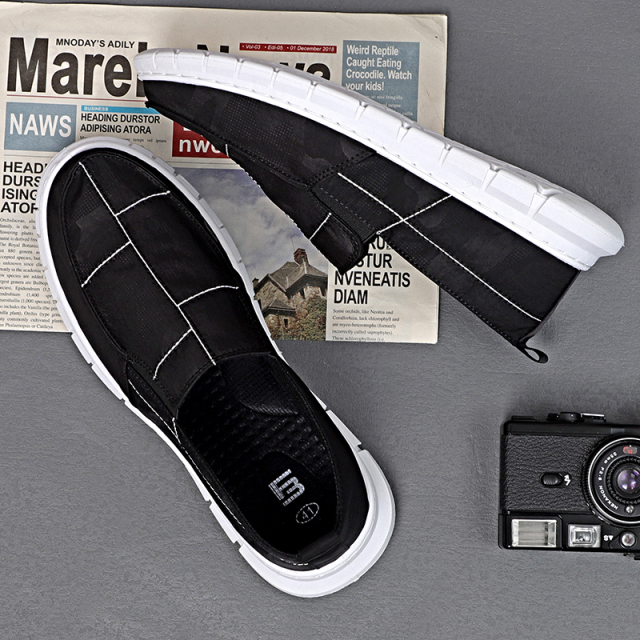 Comfortable Soft Fashion Classic Street Walking Style Flat Casual Campus Sneakers Wholesale Breathable Canvas Shoes For Men