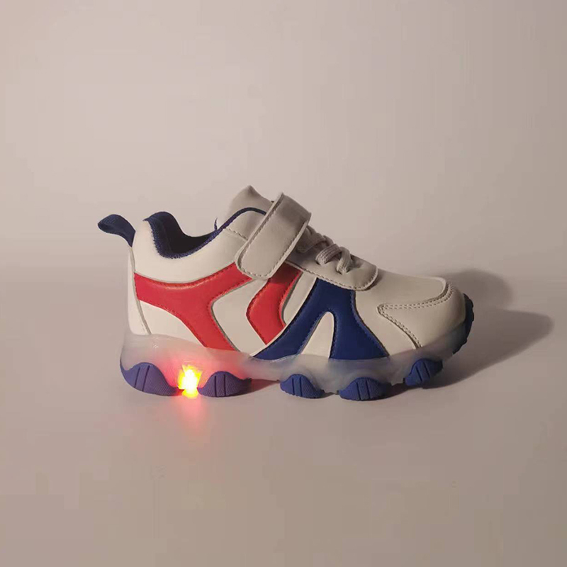 Wholesale New Trend High Quality Leather Children's Casual Shoes Cool New Kids Sport Shoes Soft Sole With Flash Light