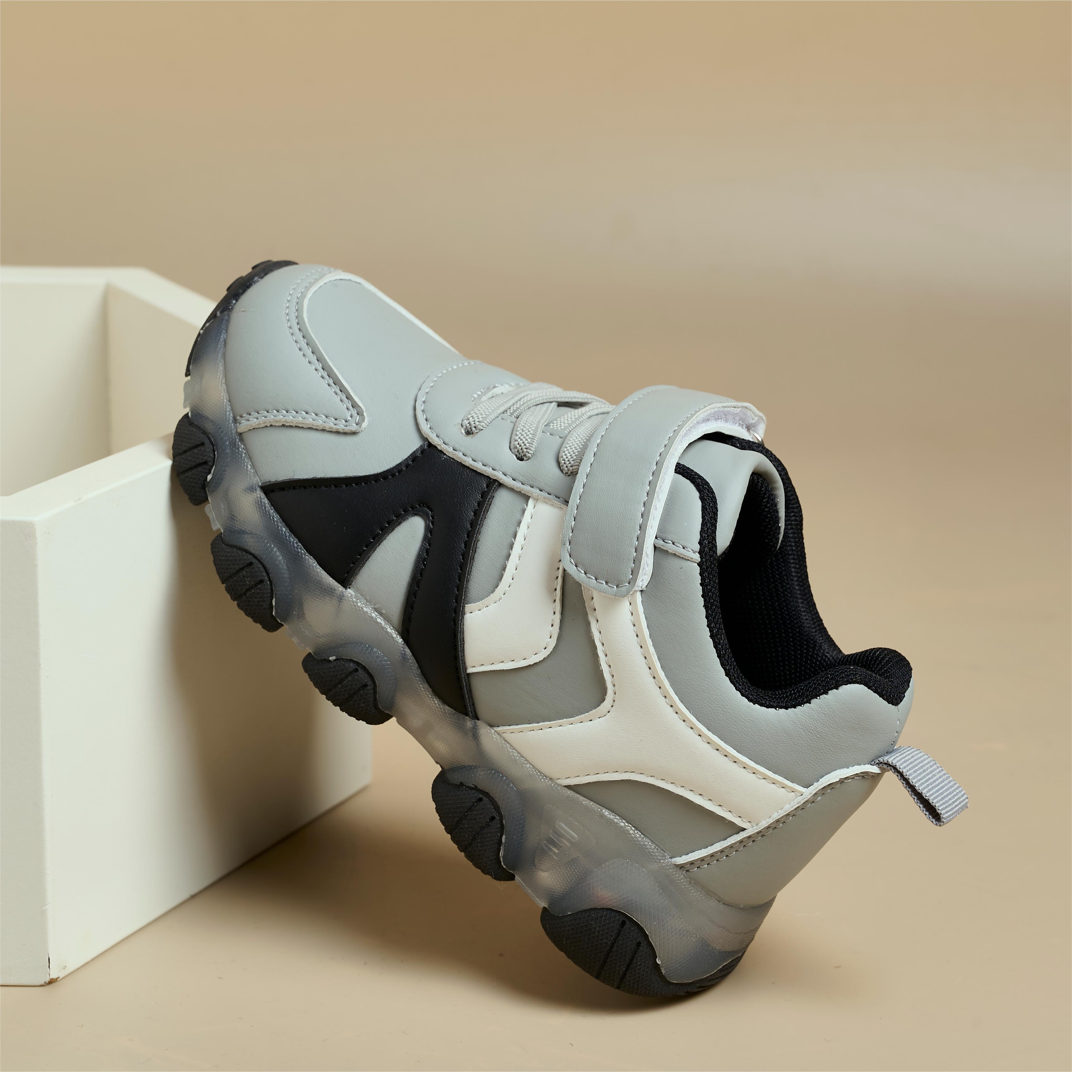 Wholesale New Trend High Quality Leather Children's Casual Shoes Cool New Kids Sport Shoes Soft Sole With Flash Light