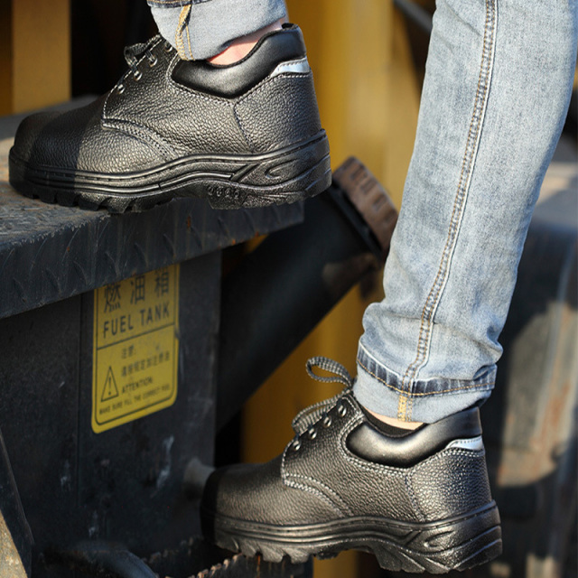 Construction Waterproof Anti Smashing Anti Stabbing Comfortable Steel Toe Safety Protection Men's Work Shoes Wholesale