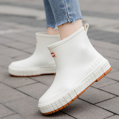 Wholesale Trendy Warm Women Anti-slip Waterproof Rain Boots Hot Sale Wear-resistant Adult Plush Solid Color Rain Boots