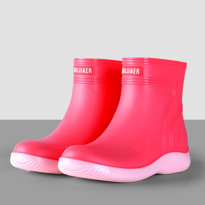 Wholesale Fashion PVC Warm Unisex Anti-slip Rain Boots Wear-resistant Medium Height Kitchen Shoes Black Fishing Boots