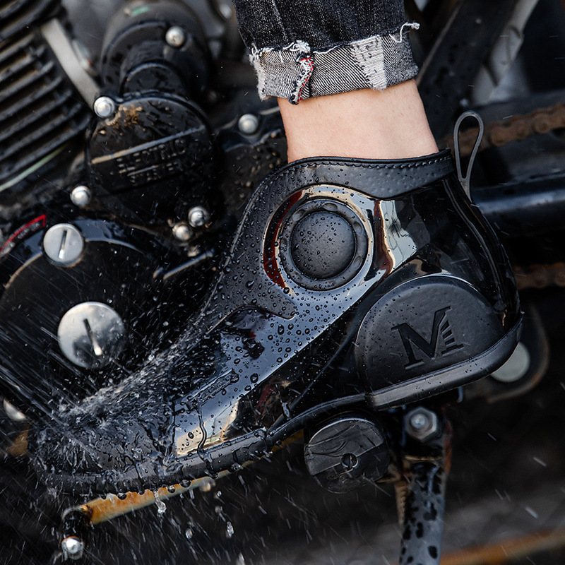 Fashion Rain Shoes For Men Thick Soled Rain Boots Non-slip Pvc Kitchen Shoes Outdoor Waterproof Car Wash Shoes For Men