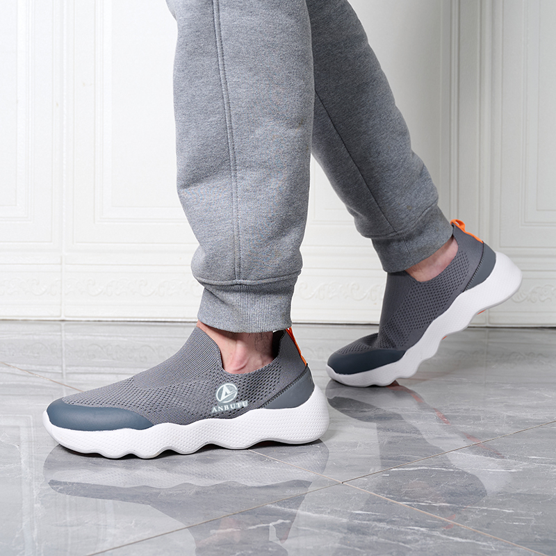 Custom Minimal Design Fashion Slip-on Casual Walking Shoes Cushioning Sport Casual Running Women Shoes