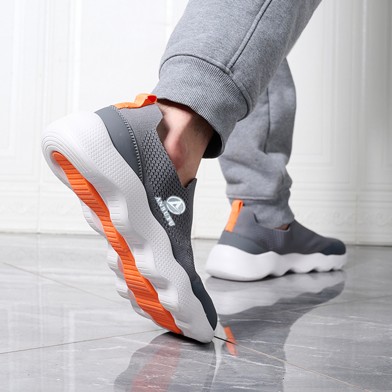 Custom Minimal Design Fashion Slip-on Casual Walking Shoes Cushioning Sport Casual Running Women Shoes