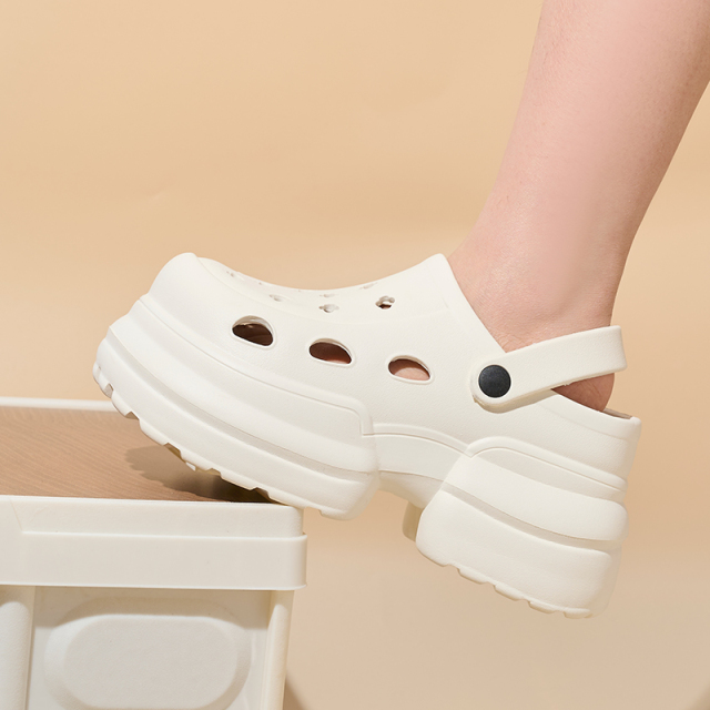 Wholesale Hot Selling Height Increasing Breathable Lightweight Beach Sandals Platform Eva Garden Shoes Comfortable Outdoor Clogs
