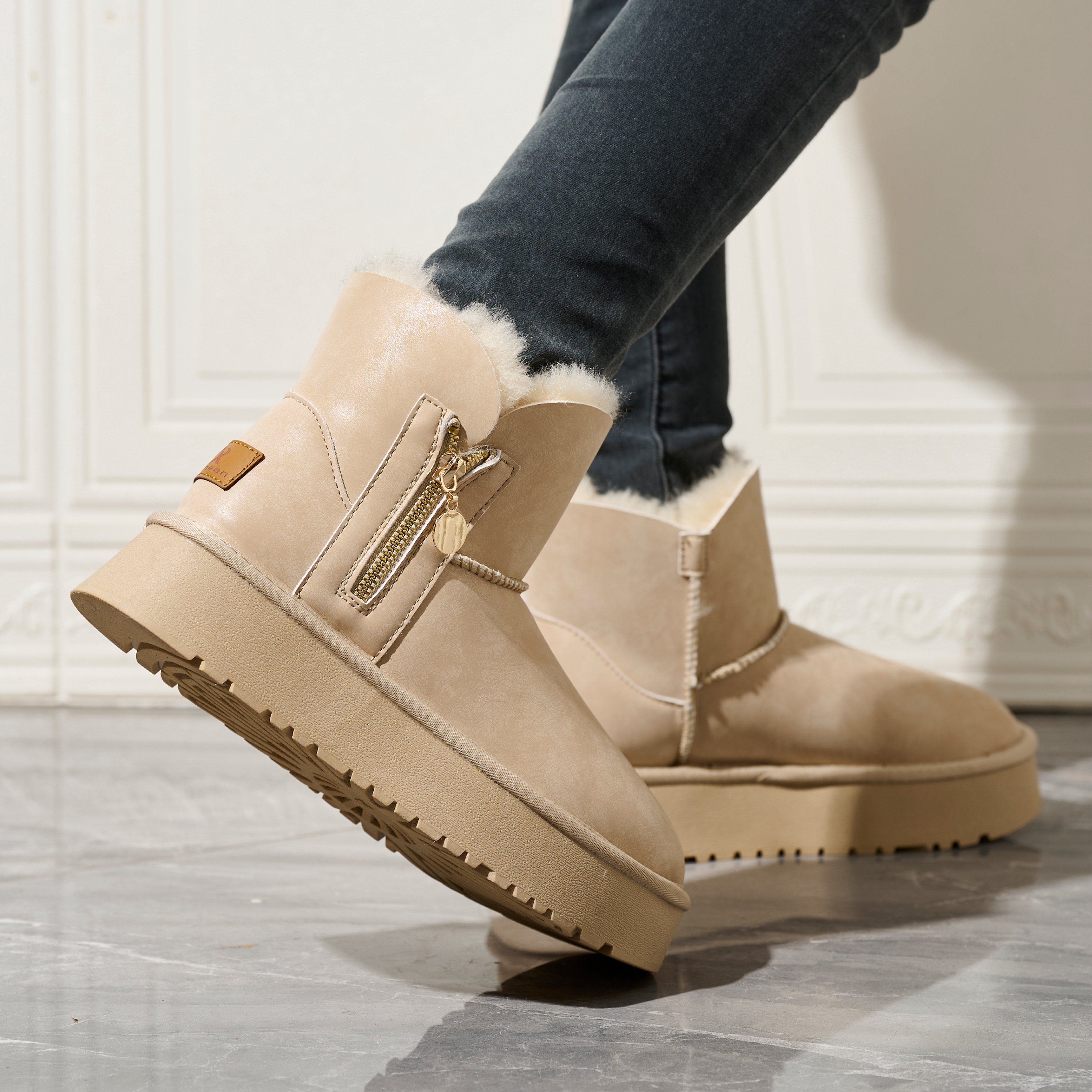 2025 Winter New Year Fashion All-match Snow Boots Women's Short Tube Thick-sole Elevating Wool Warm Cotton Padded Snow Boots