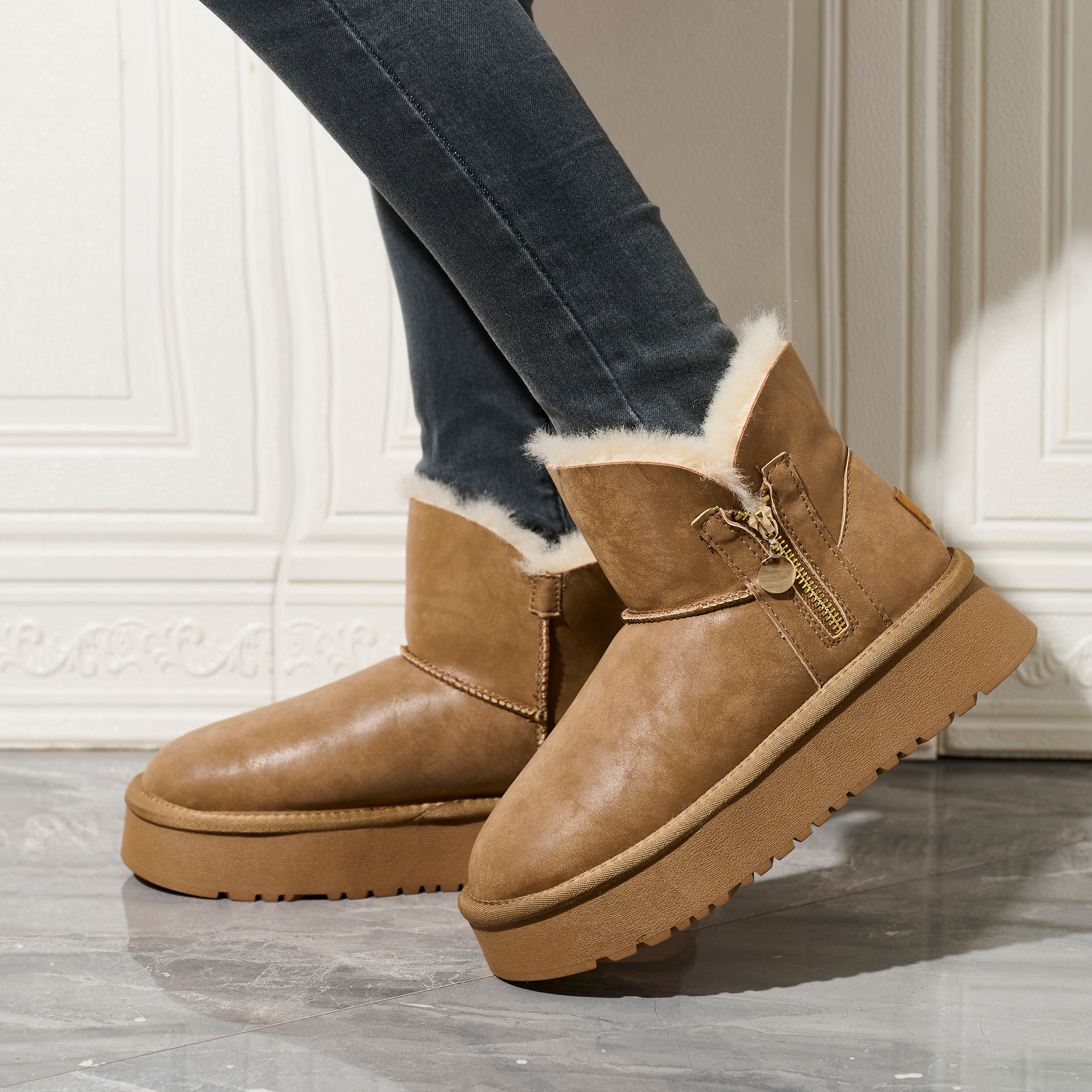 2025 Winter New Year Fashion All-match Snow Boots Women's Short Tube Thick-sole Elevating Wool Warm Cotton Padded Snow Boots
