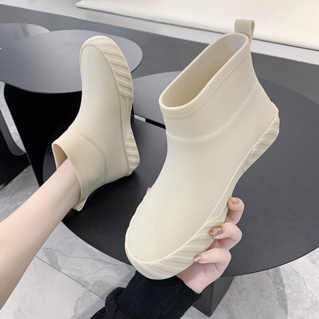 PVC New Lightweight Waterproof Outdoor Rain Boots Comfortable Low-top Rain Boots For Women