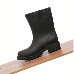 Korean Version of Light Boots Non-slip Waterproof Garden Work Walking Women Warm High Top Rain Boots