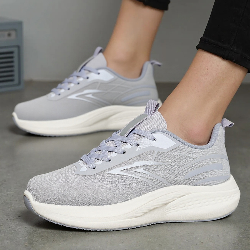 Bairuilun 2025 New Unisex 18-needle Fish Silk Knitted Shoes Light Casual Breathable Soft Couple Sports Shoes Athleisure Shoes