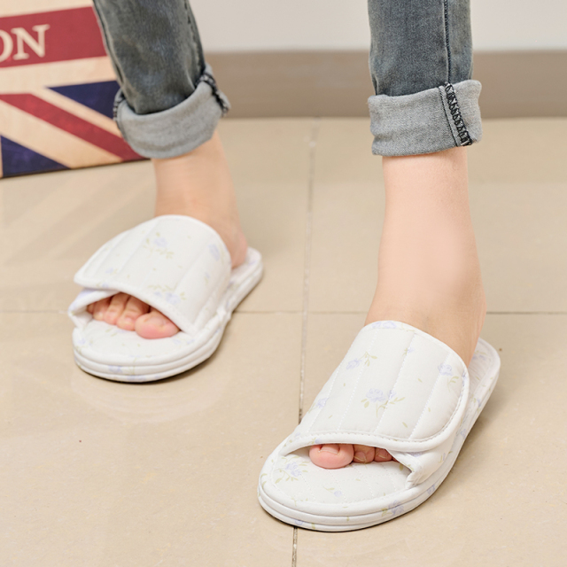 Ultralight Soft Indoor Open Toe Machine Washable Cotton Fabric Slippers Absorb Sweat Cloth Bottom House Slippers Wholesale