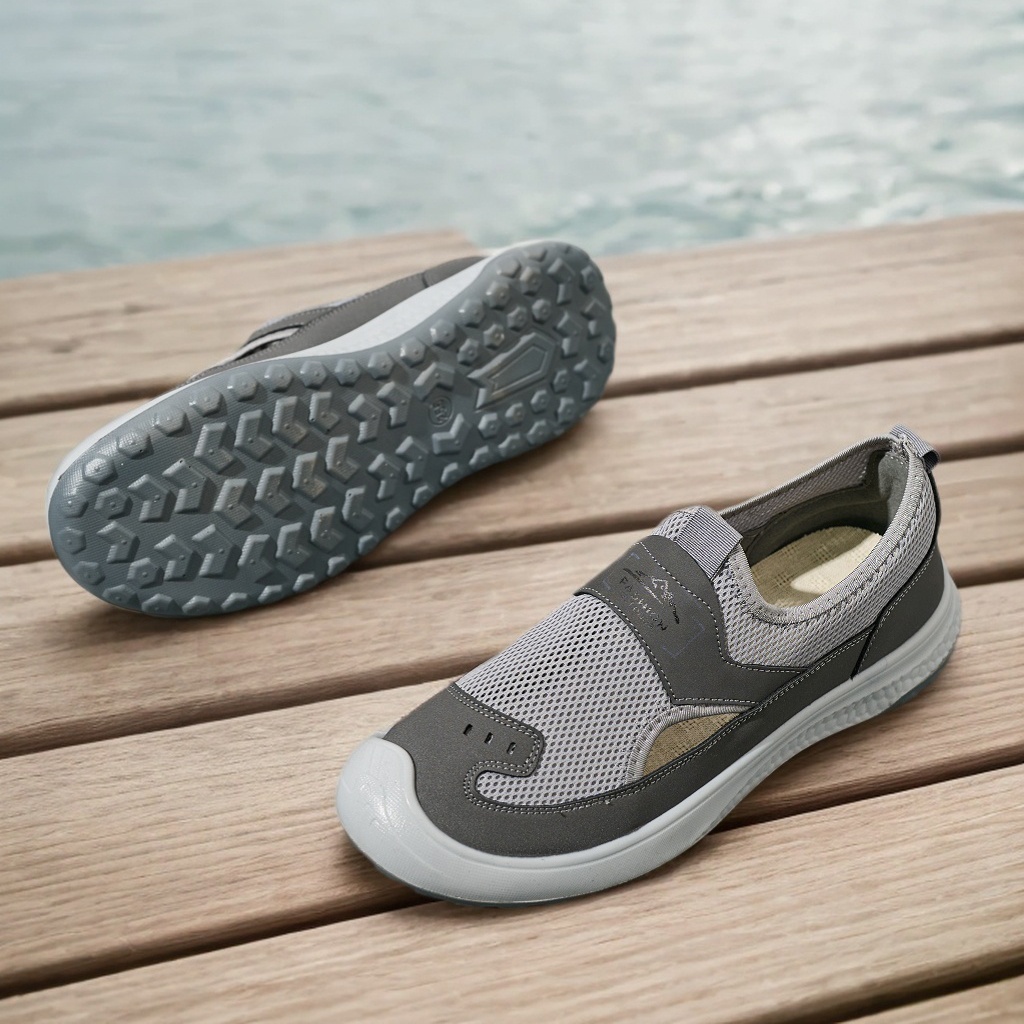 BAIRUILUN Men's Comfortable Light Slip-On Casual Shoes Fashionable Breathable Upper Men Shoes for Spring
