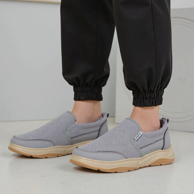 BAIRUILUN 2025 New Style Slip-On Sneakers Bestseller Wide Size Anti-Slip Comfort Sneakers Mesh Breathable Men Shoes