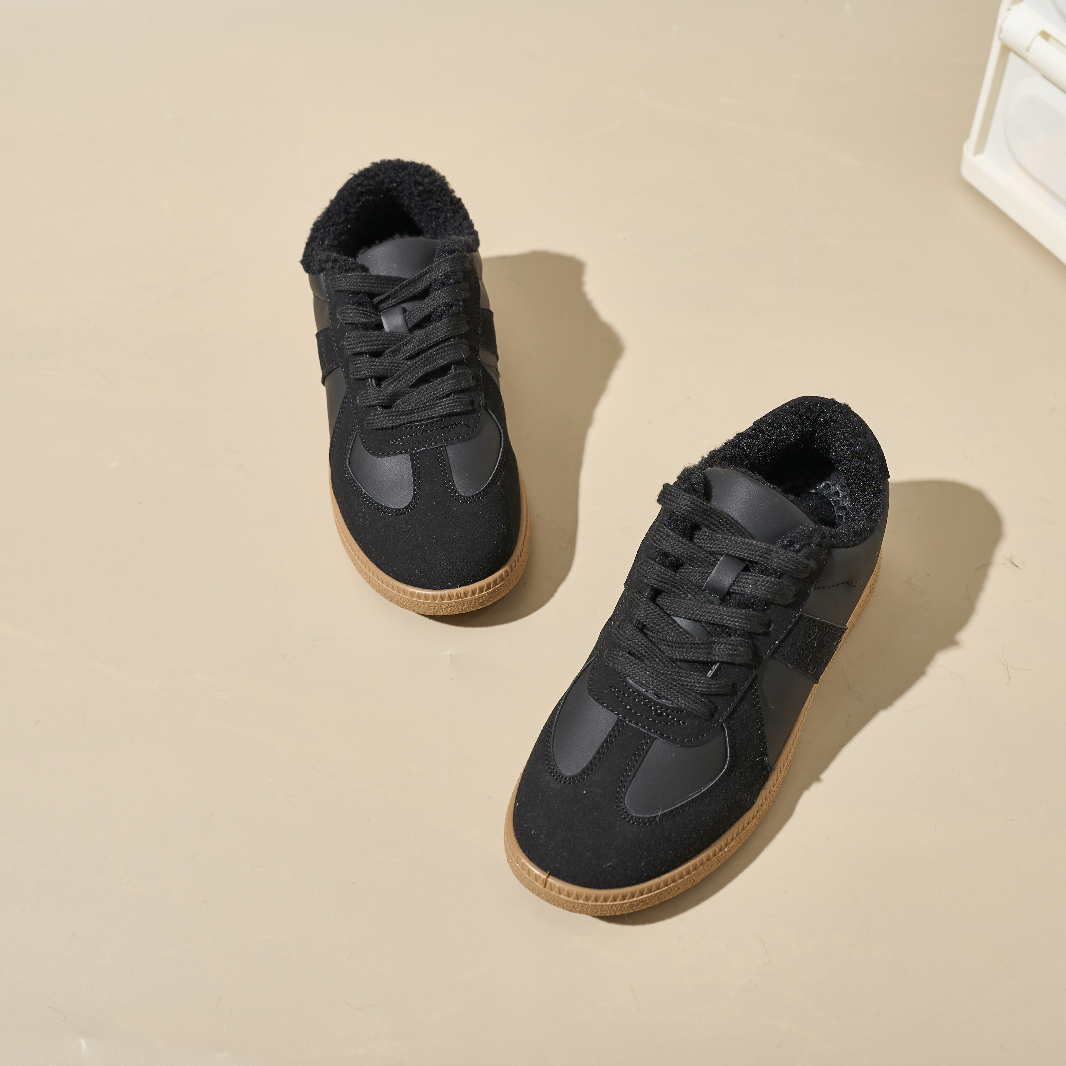 Oem Womens Custom Logo Skateboard Shoes Autumn and Winter Trendy Walking Style Shoes Sneakers Winter Warm Women Snow Boots