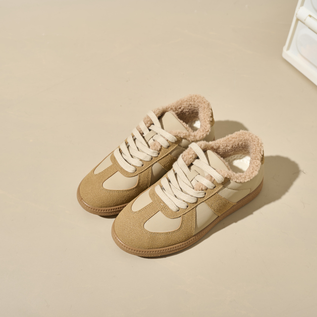 Oem Womens Custom Logo Skateboard Shoes Autumn and Winter Trendy Walking Style Shoes Sneakers Winter Warm Women Snow Boots