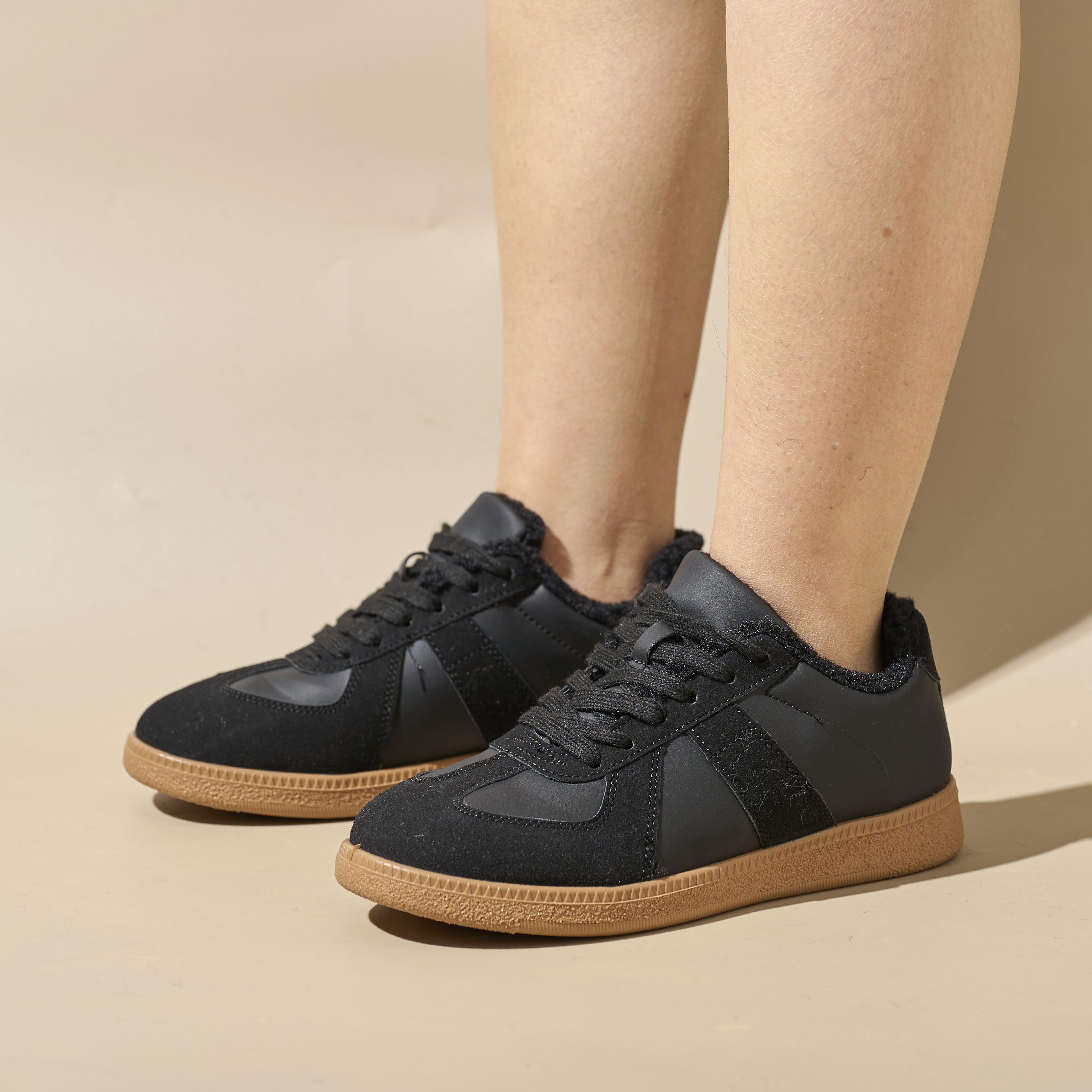 Oem Womens Custom Logo Skateboard Shoes Autumn and Winter Trendy Walking Style Shoes Sneakers Winter Warm Women Snow Boots