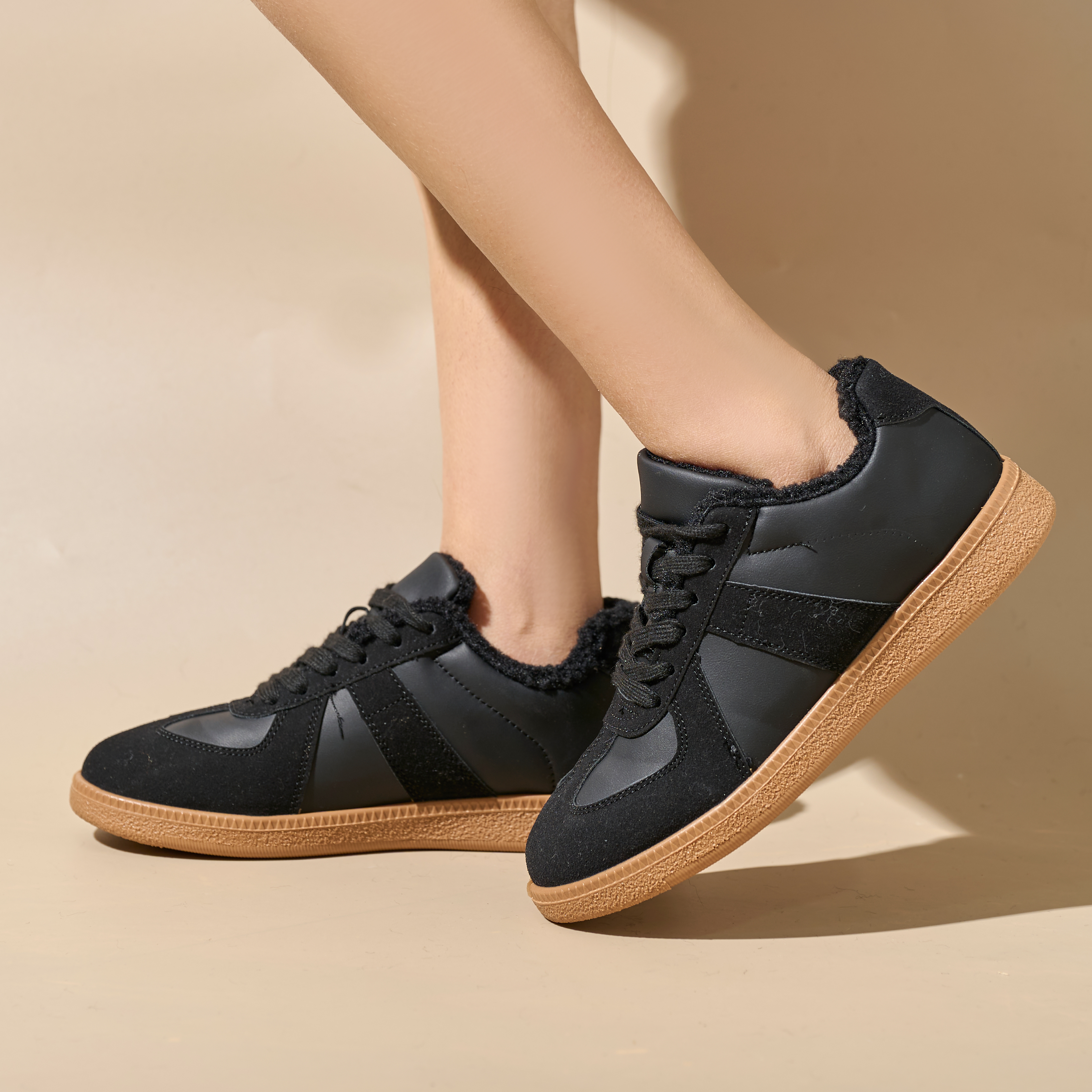 Oem Womens Custom Logo Skateboard Shoes Autumn and Winter Trendy Walking Style Shoes Sneakers Winter Warm Women Snow Boots