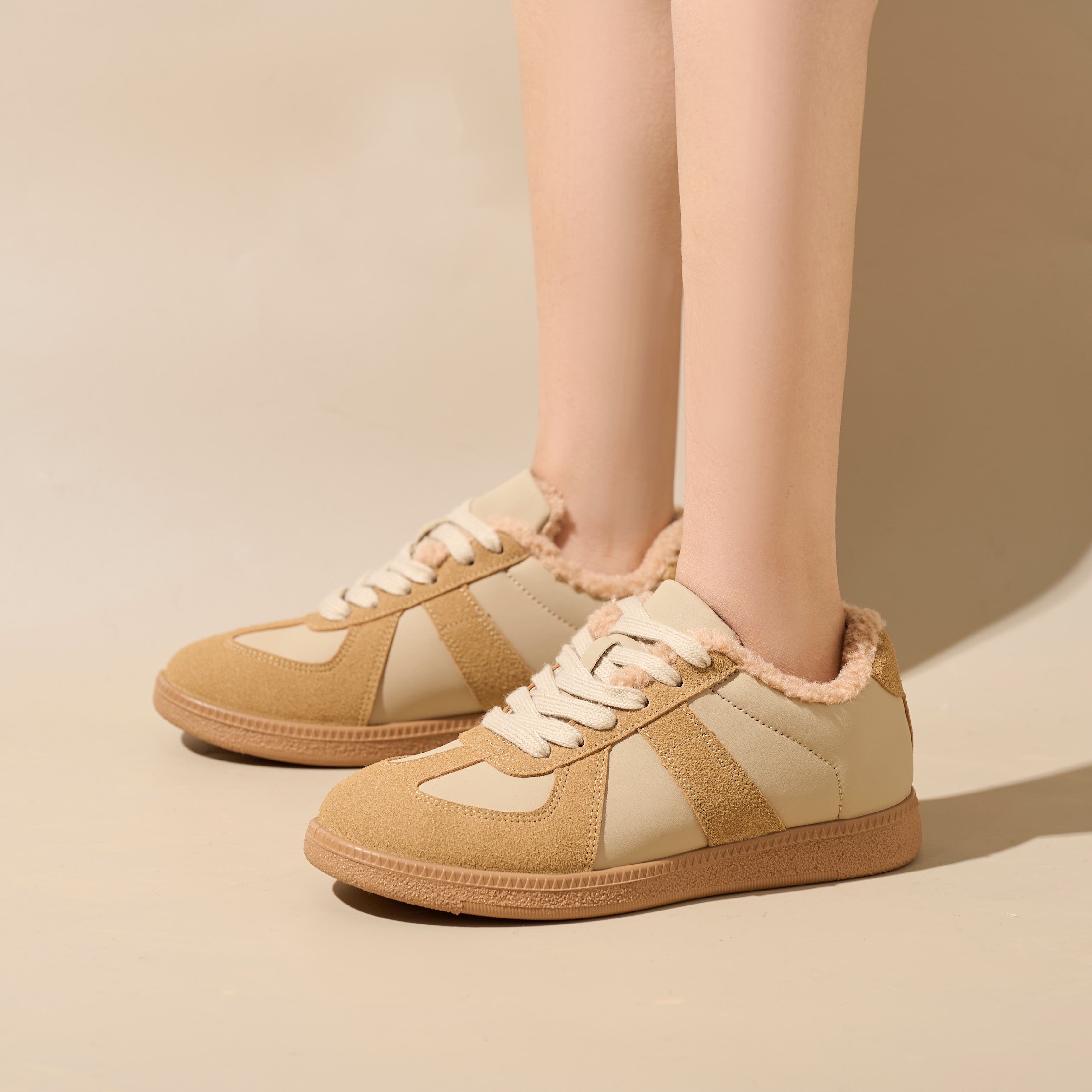 Oem Womens Custom Logo Skateboard Shoes Autumn and Winter Trendy Walking Style Shoes Sneakers Winter Warm Women Snow Boots
