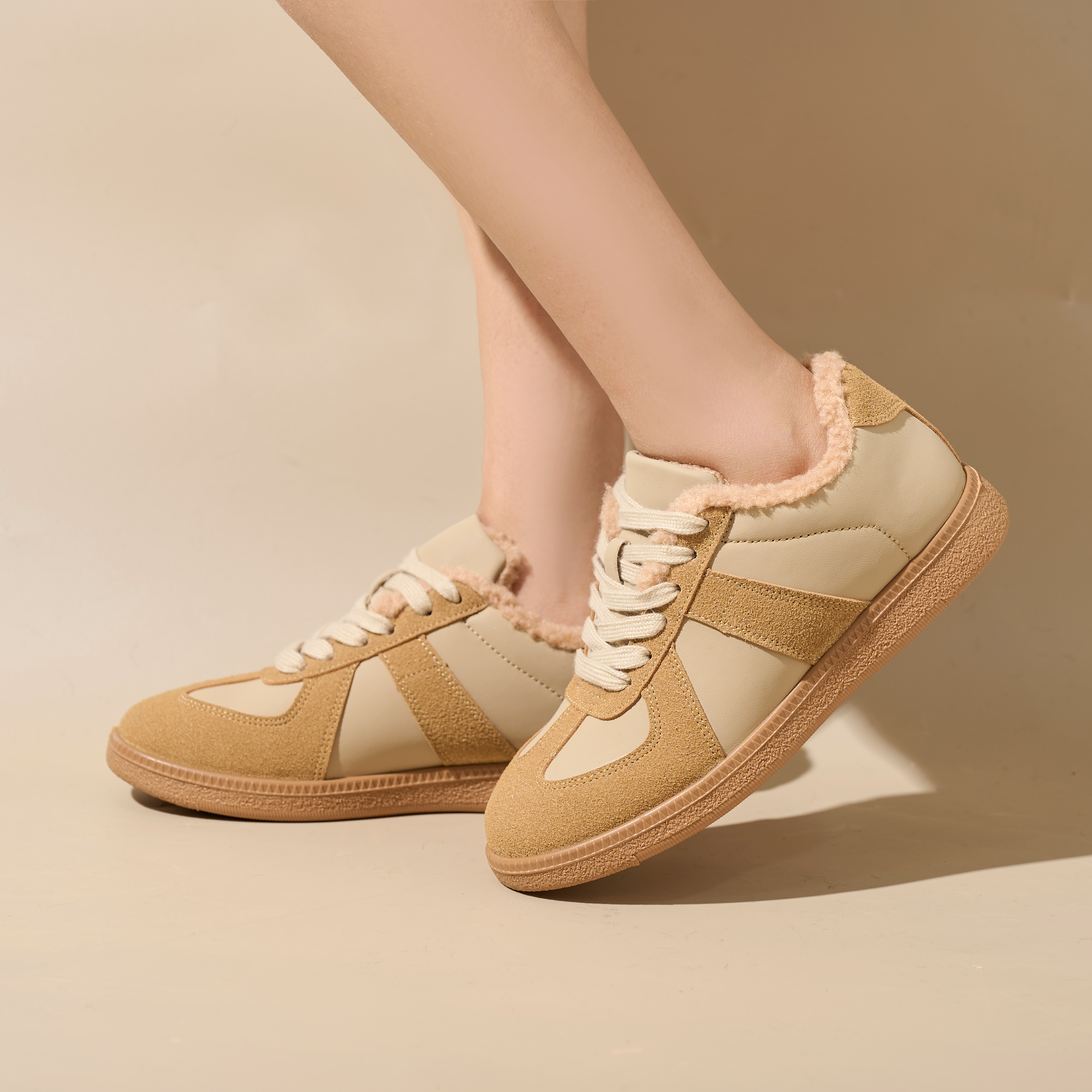 Oem Womens Custom Logo Skateboard Shoes Autumn and Winter Trendy Walking Style Shoes Sneakers Winter Warm Women Snow Boots
