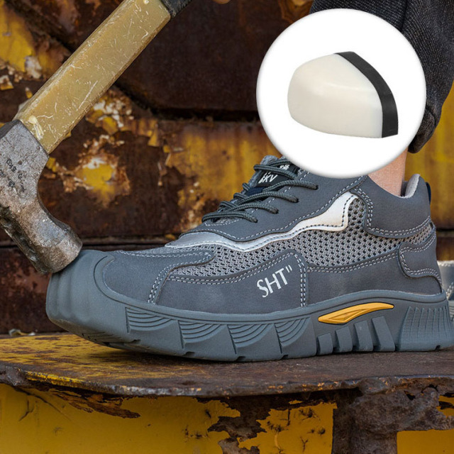 Wholesale Super-fine Leather Upper Work Shoes and Solid Rubber Sole Wear-resistant Men's Safety Shoes From the Manufacturer