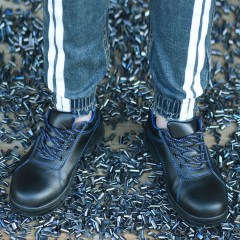 Factory Wholesale of New European Anti-crush and Wear-resistant Work Shoes and Comfortable Men's Safety Shoes