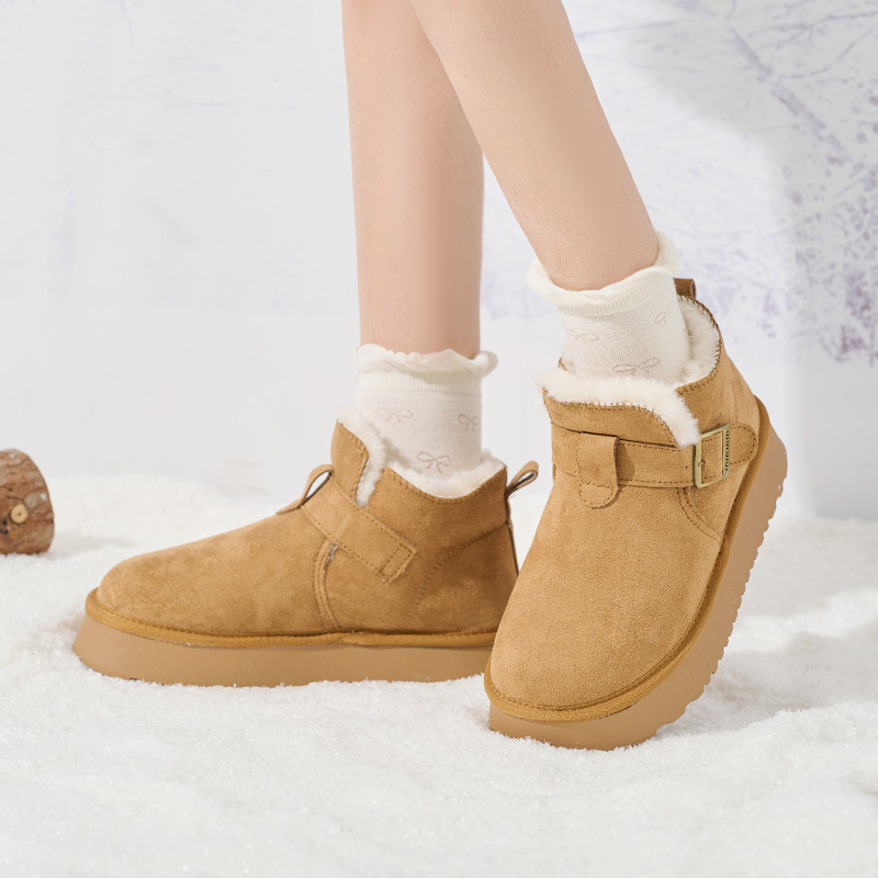 Classic Chestnut Vegan Leather Women's Snow Boots Wholesale Customizable Platform Winter Shoes for Women