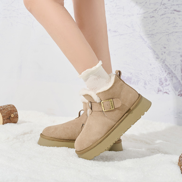 Classic Chestnut Vegan Leather Women's Snow Boots Wholesale Customizable Platform Winter Shoes for Women