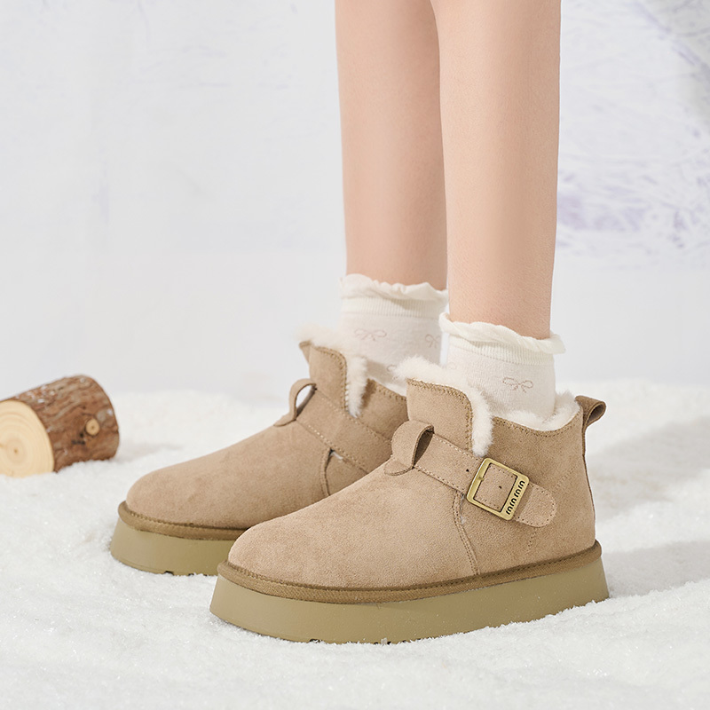 Classic Chestnut Vegan Leather Women's Snow Boots Wholesale Customizable Platform Winter Shoes for Women