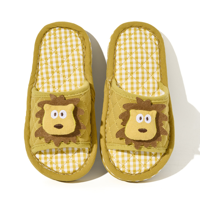 BAIRUILUN Thickened Fabric Kids Cute Animals Slippers Soft Sole Casual Cartoon Style Baby Slippers