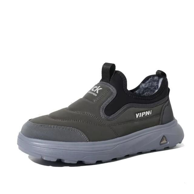 Large Size Wholesale OEM Men's Winter Slip-On Casual Shoes Anti-Slip Chunky Sole Wide Fit Fur Lined Warm Walking Shoes