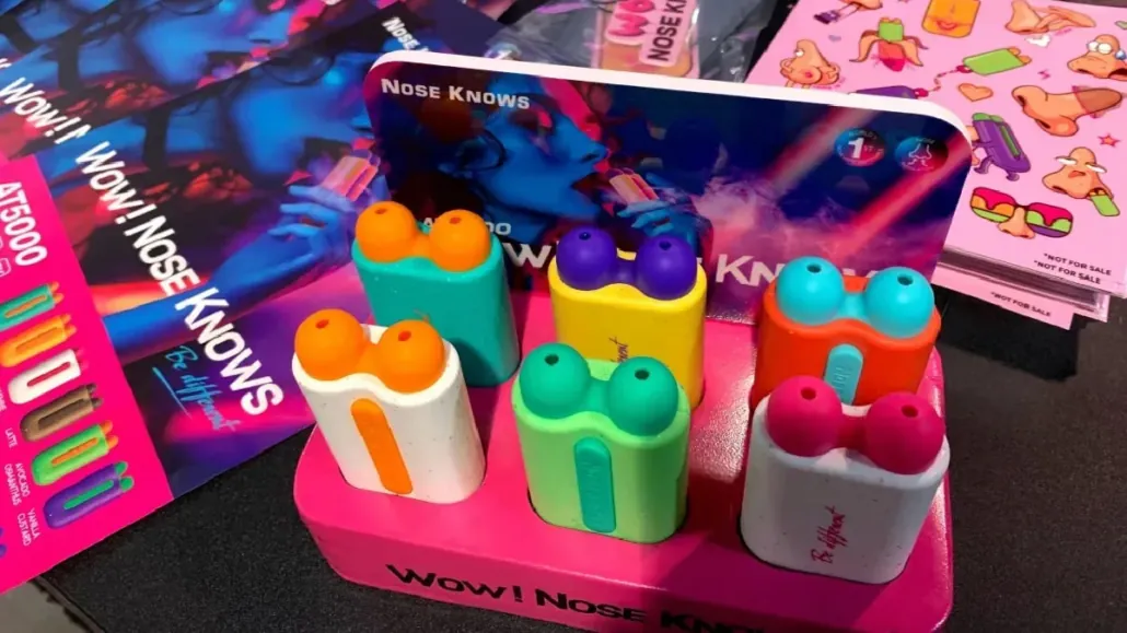 VOZOL NOSE KNOWS  AT5000 Disposable with 12 flavors in stock（5pcs/box,200pcs/CTN）